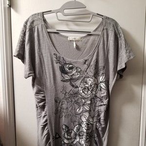 short sleeve scoop neck side rouching paneled top